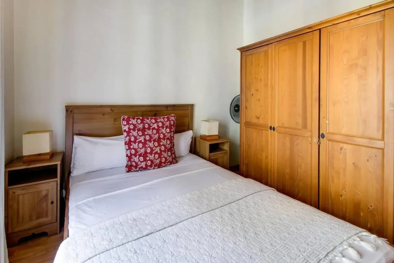 Modern 2 Bedroom In Poble Sec 7 Minutes To Metro Apartment Barcelona